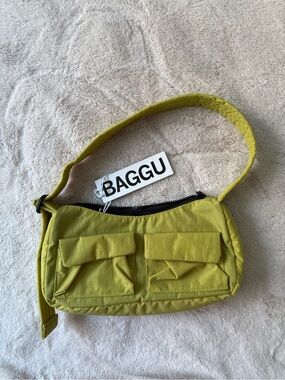 NWT BAGGU Cargo Shoulder Bag Lemongrass